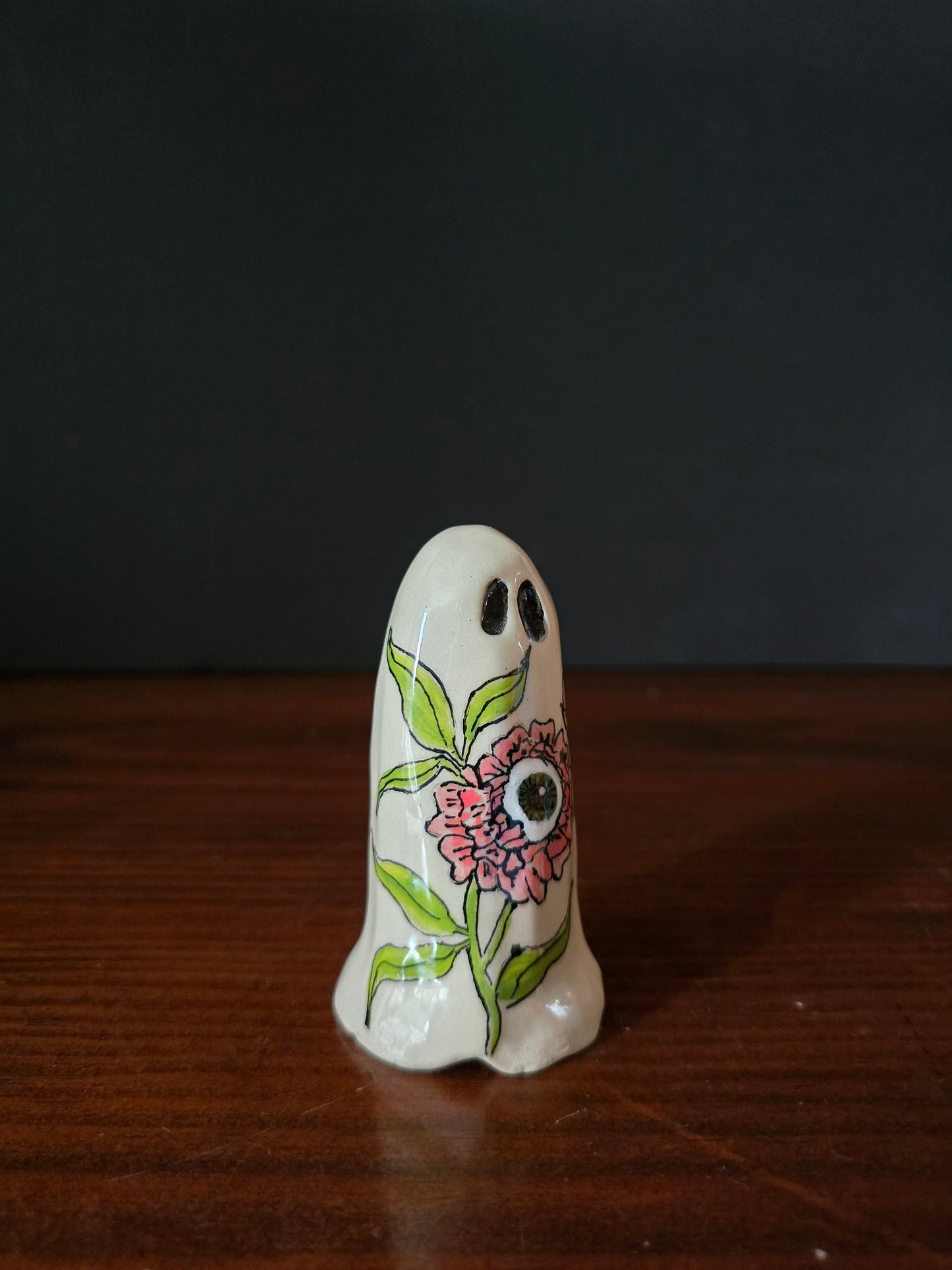 Peonie - Ceramic Ghost