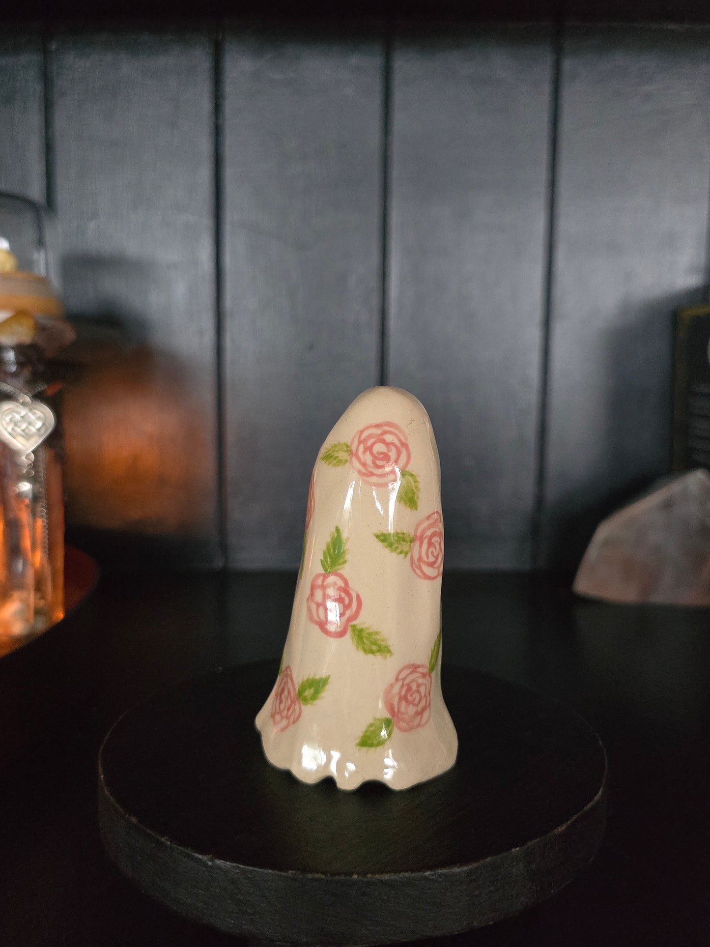 Rosas - Ceramic Ghost