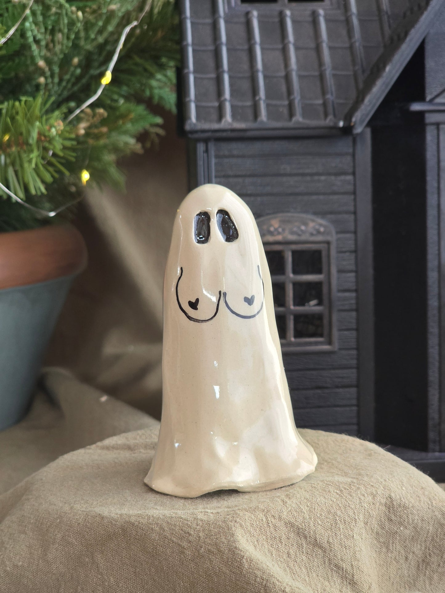 Hearty Nips - Ceramic Ghost