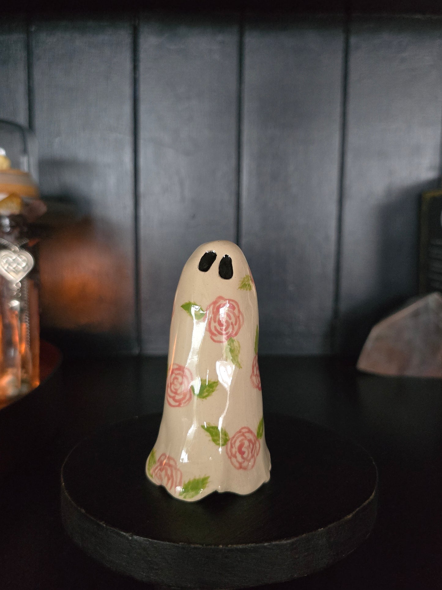 Rosas - Ceramic Ghost